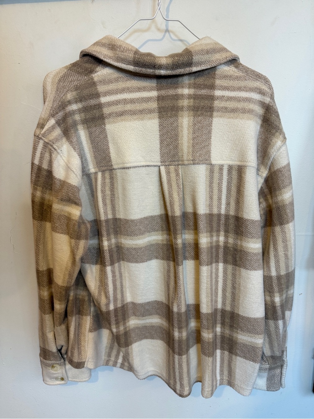 American Eagle Cream and Tan Plaid Button-Up Jacket - Picture 3 of 5